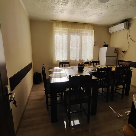 владислава - за гости Ferienhaus Cherni Vit